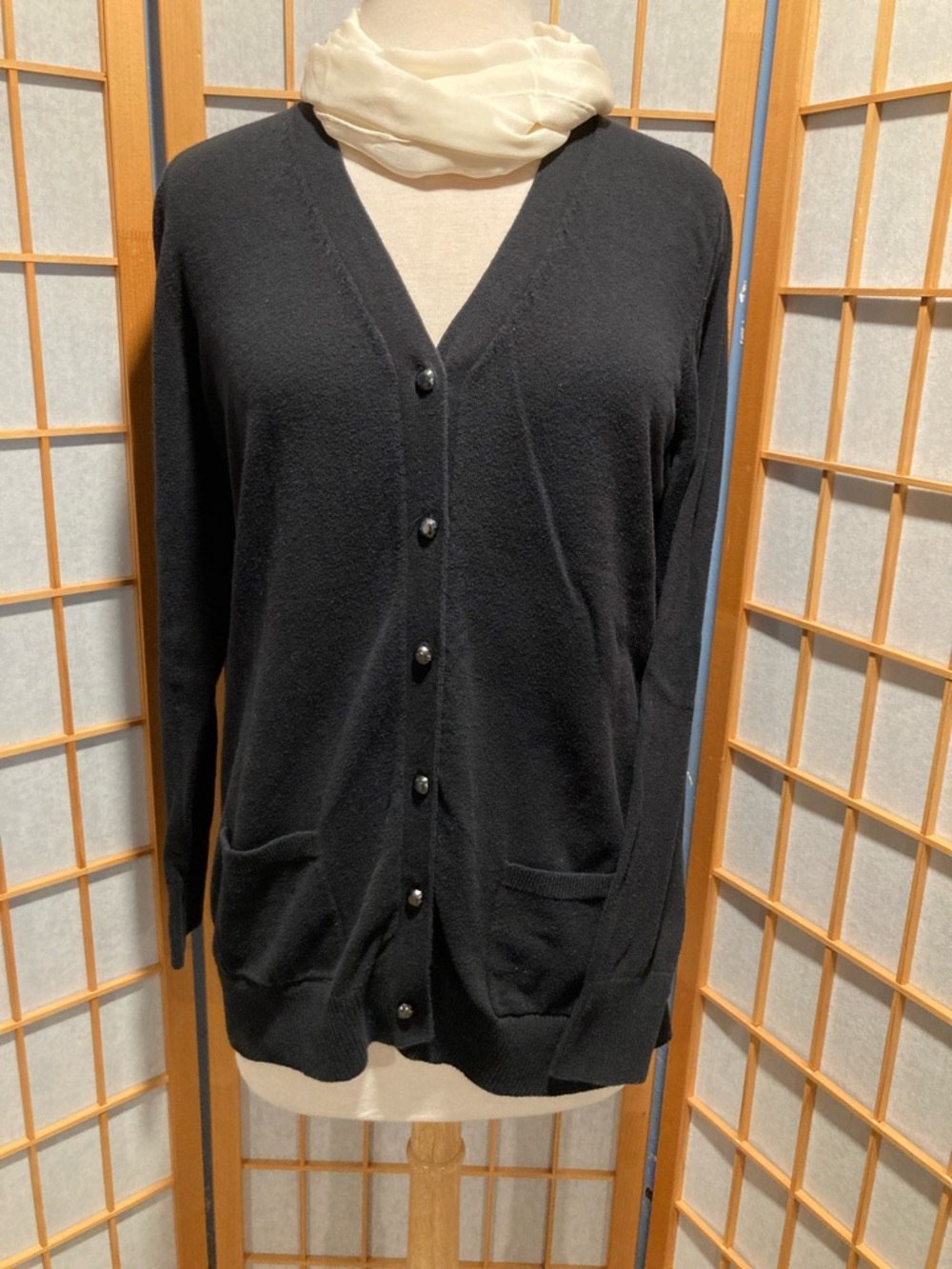Eddie Bauer Classic Black V-Neck Button Sweater Cardigan (G9)